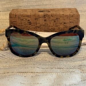 Women’s Costa Shiny Vintage Tortoise, Green Mirror Sunglasses